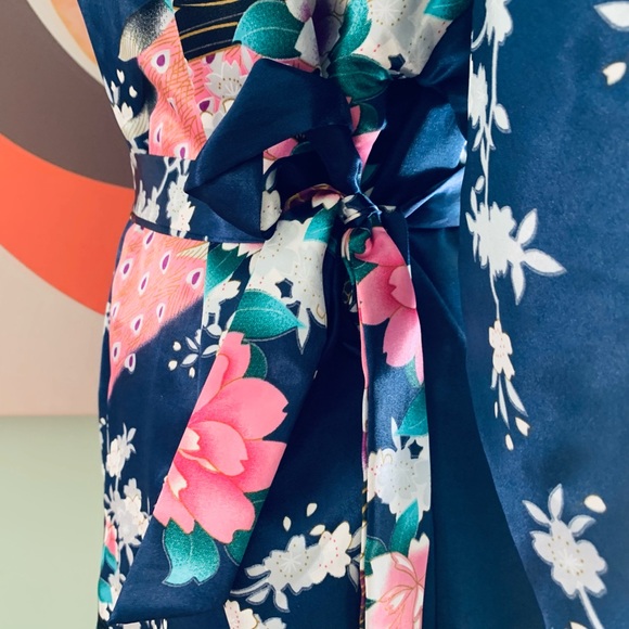 Kimono robe with birds - Picture 5 of 7